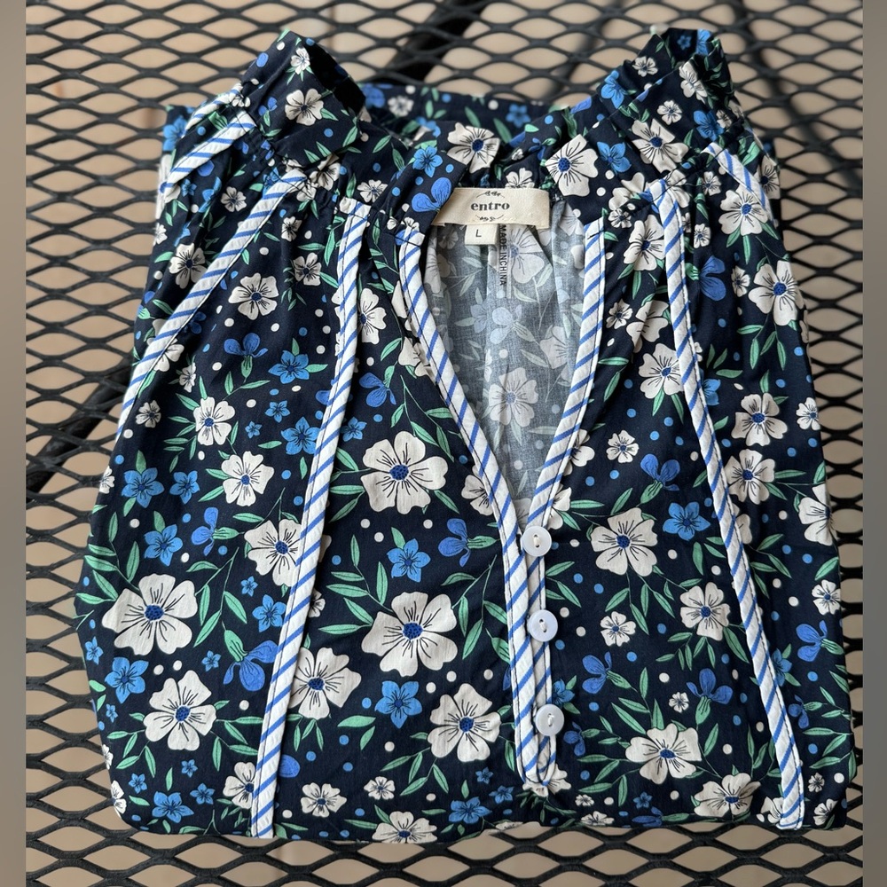 entro Navy Floral Puff-Sleeve Ruffle Blouse Size Large - Picture 6 of 8